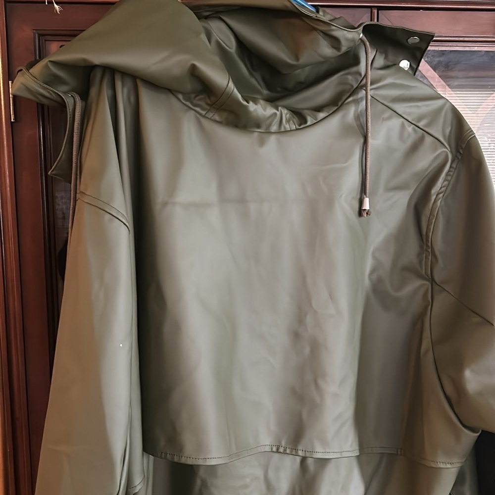 NEW ROMAN’S rain/ all weather jacket / olive green/ zippered/ hood/euc/ vacay ✅ - Picture 4 of 6